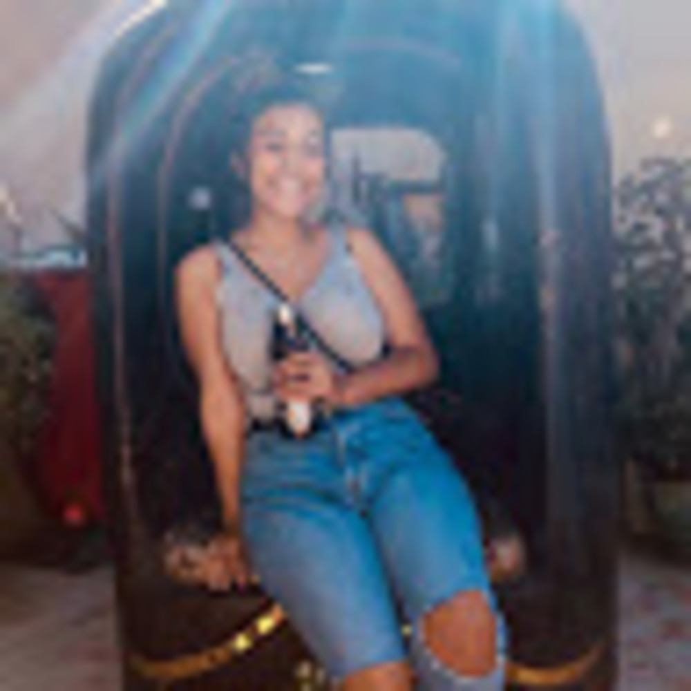 Meet your Posher, Ariana